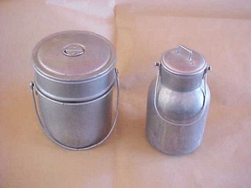 Dues 'tines' d'anar a buscar la llet. Imatge: CEIP Vilademany d'Aiguaviva