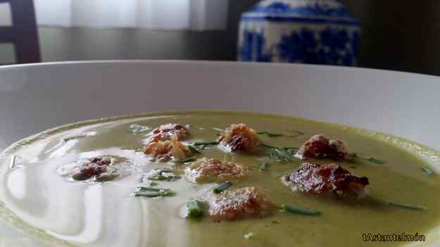 Primer plat: Crema de lletuga amb boletes d’arròs (Dinar vegà)