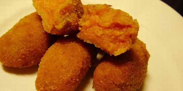 CROQUETES DE SOBRASADA I MEL