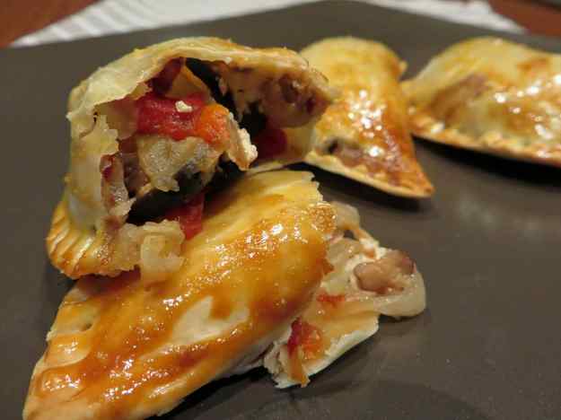 Crestes d'escalivada amb formatge de cabra 01