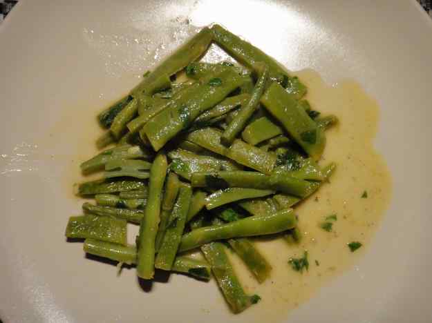 Mongeta tendra saltejada amb mantega, julivert i llimona (11/164)