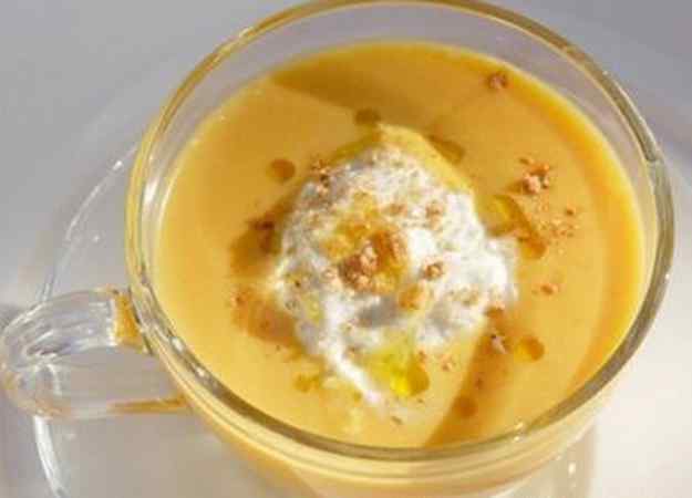 CAPPUCCINO DE CARBASSA AMB CREMA DE GORGONZOLA