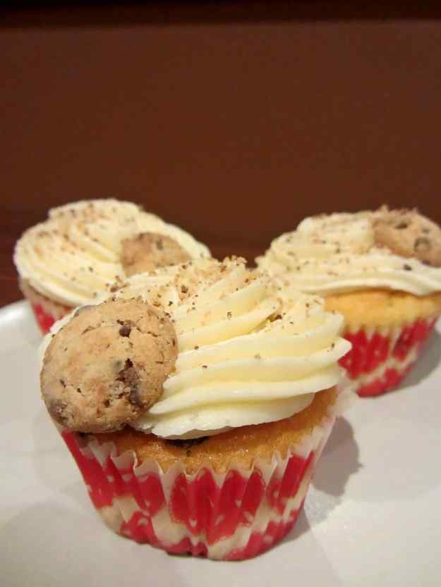 Cupcakes de vainilla i cookies