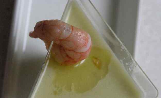 GOTET AMB PURE DE PESOLS I GAMBA A L’ALL CREMAT