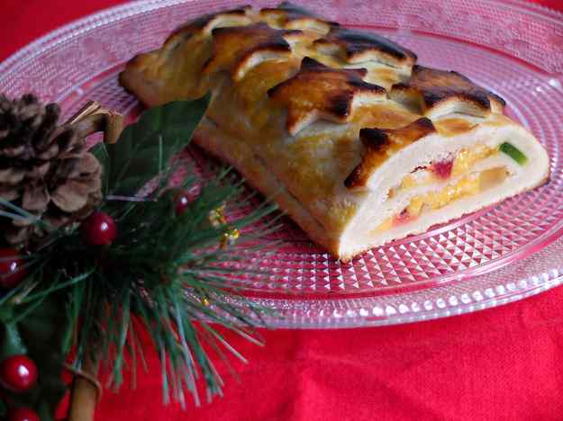 Pa de Cadis: Massapà amb fruites i crema