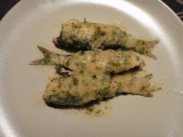 Sardines al forn amb vi blanc i pa ratllat (102/164)