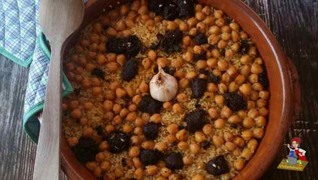 Arròs al forn amb botifarra i cigrons