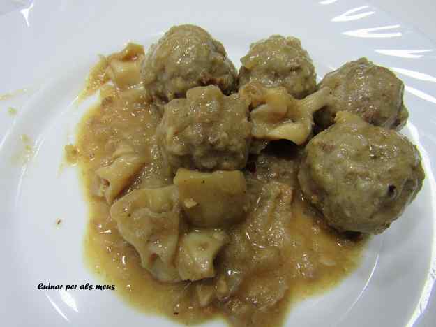 Mandonguilles amb sípia