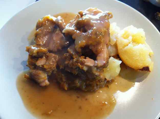 Espatlla de xai farcida amb carbassa i ceba