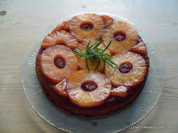PASTÍS DE PINYA