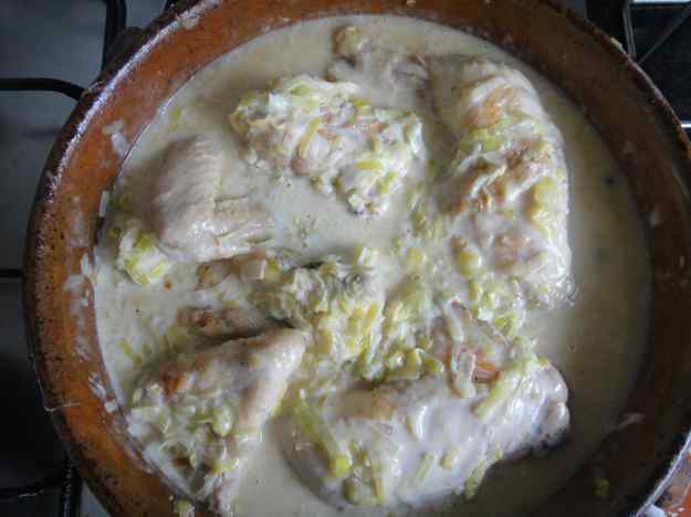 Pollastre amb porros i crema de llet (149/164)