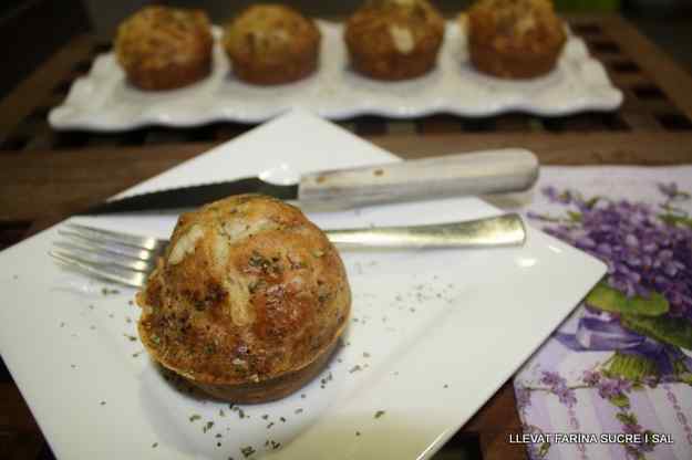 MUFFINS DE PERNIL DOLÇ I FORMATGE