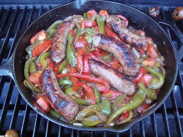 Llonganissa, Pebrots i Ceba