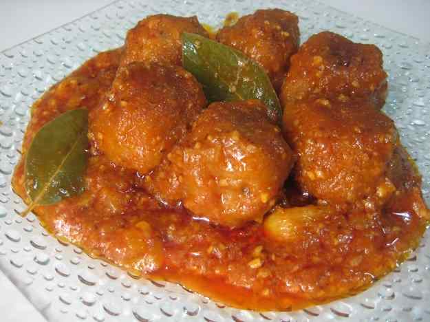 Mandonguilles amb tomàquet