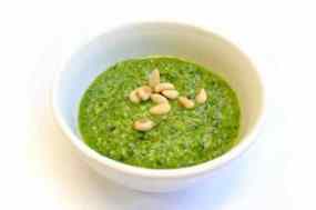 Espaguetis d’espirulina amb salsa pesto 02