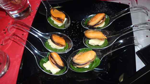 CANAPE DE MUSCLO AMB MANTEGA AROMATITZADA