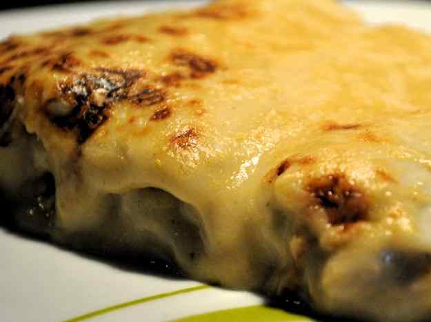 Canelons de bolets i conill