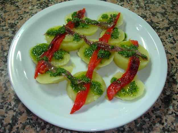 Amanida d’anxoves i pebrot