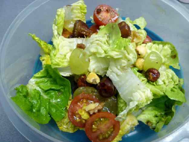 Amanida de fruits secs i raïm