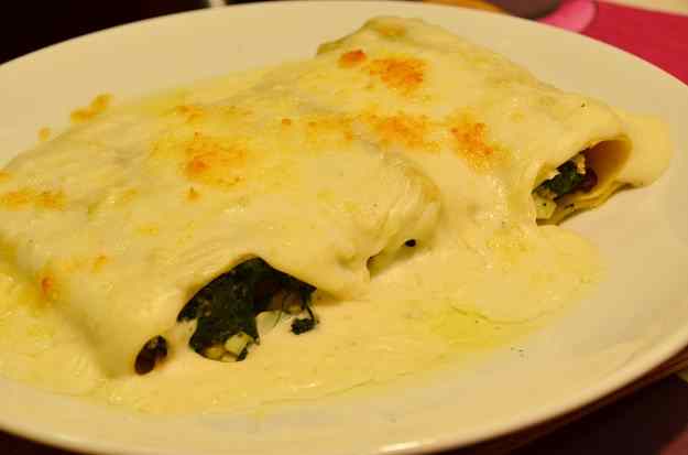 Canelons d’espinacs, tonyina i ou dur