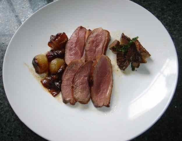 Magret d'ànec amb cebetes 02