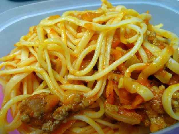 Espaguetis bolognesa