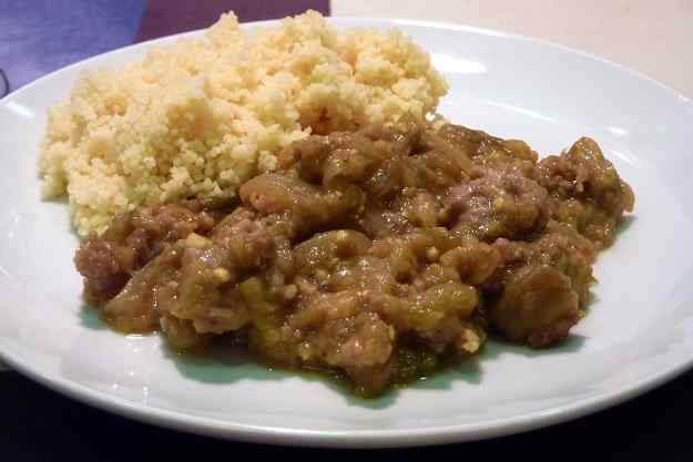 Albergínies amb botifarra