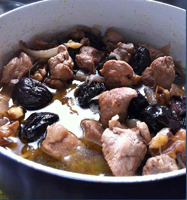 Filet de Porc a la cervesa amb prunes i nous