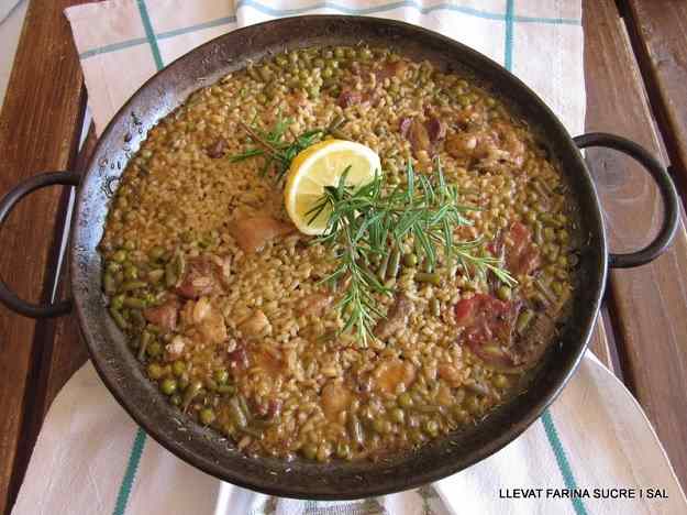 ARRÒS DE MUNTANYA AMB CONILL I ROMANÍ