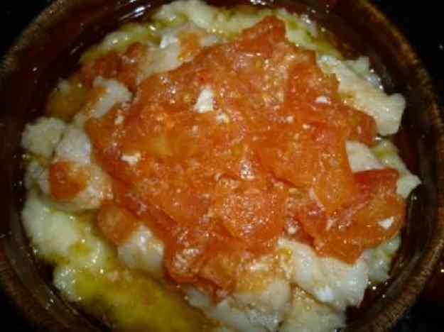 BACALLÀ CONFITAT AMB CREMÓS DE PATATA