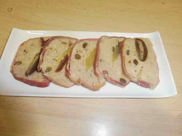 PASTIS DE PAVO AMB DÁTILS POMA I PANSES (THERMOMIX)