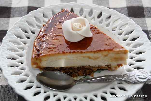 PASTÍS DE FORMATGE I CARAMEL