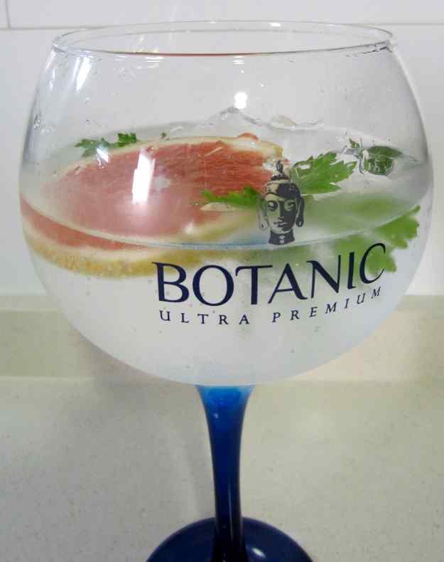 Gintònic de julivert i aranja rosa