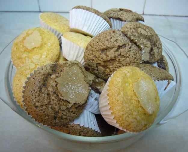 Magdalenes de dues maneres (les de la reiaia de Tapet i unes altres de xocolata)