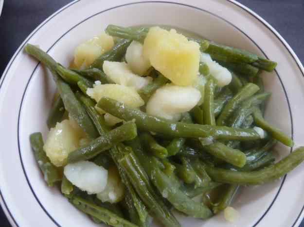 Mongetes tendres bullides amb patates