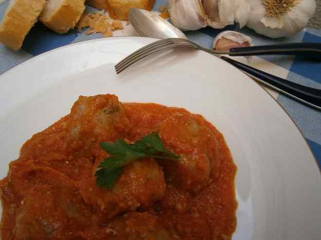 Mandonguilles amb tomàquet