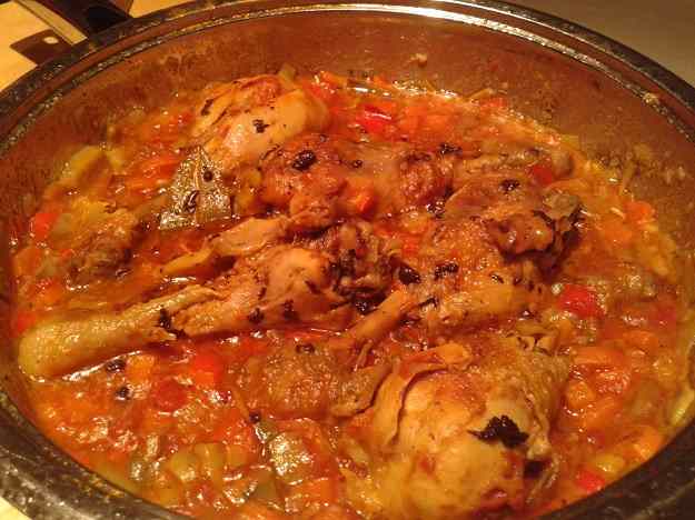 Pollastre amb xocolata negra