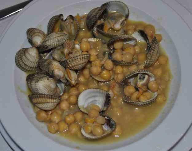 Cigrons amb escopinyes