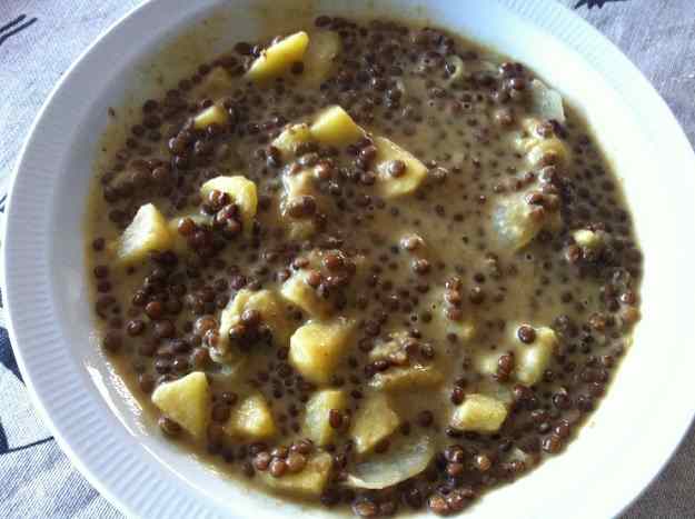Llenties amb poma al curry