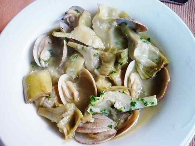 Carxofes amb cloïsses