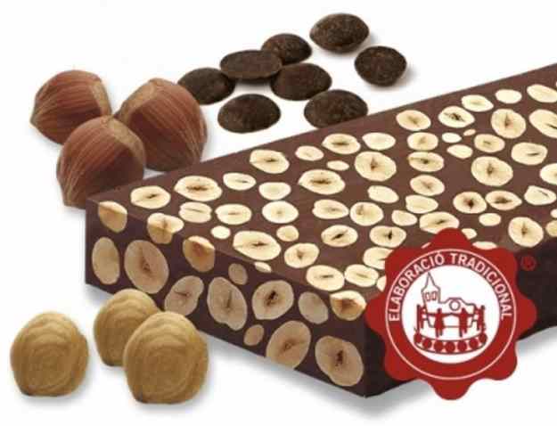 TURRO DE XOCOLATA I AVETLLANES