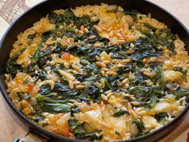 Arròs amb bacallà i espinacs