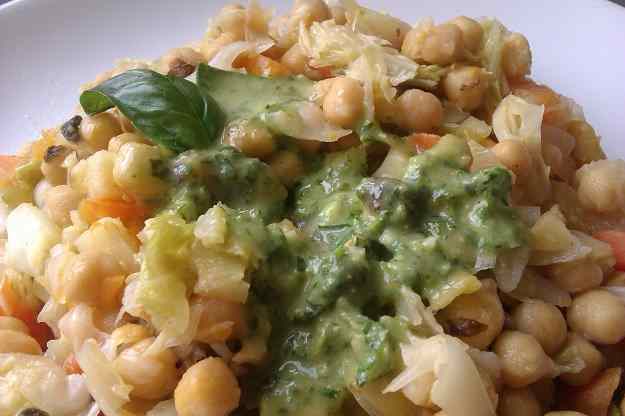 Cigrons amb verdures i alfàbrega