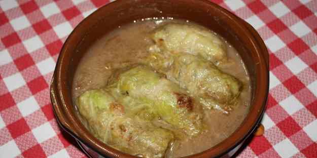 FARCELLETS DE COL AMB BOTIFARRA NEGRA I PEUS DE PORC