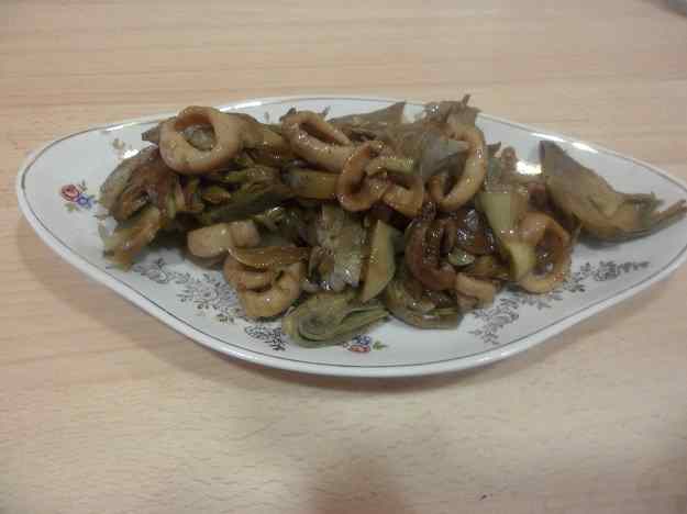 CARXOFES AMB CALAMAR