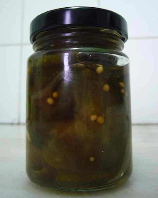 "Pepenillos" (cogombres agredolços en vinagre)