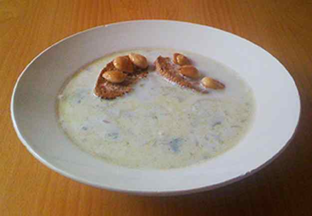 Sopa d’ametlla i xampinyons