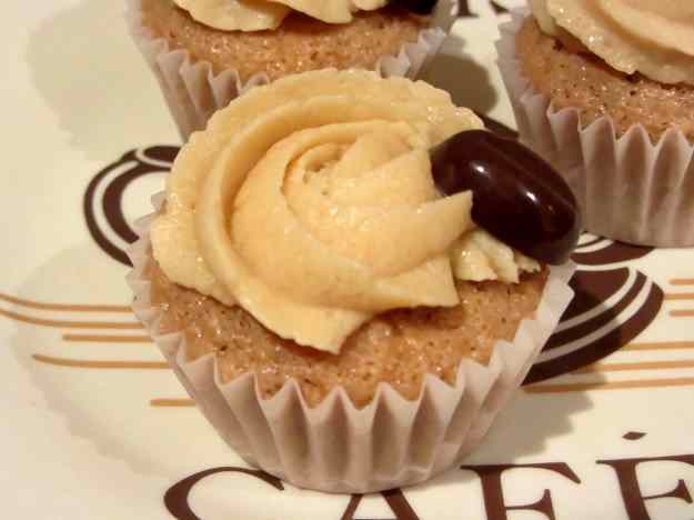 Cupcakes de cafè i nous